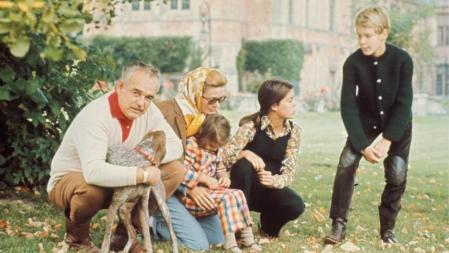 PRINCESA GRACE KELLY DE MONACO, PRINCIPE RANIERO CON SUS HIJOS LAS PRINCESAS CAROLINA,ESTEFANIA Y PRINCIPE ALBERTO DE MONACO DECADA 1960/1970