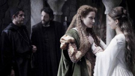 Una imagen de la serie de La1 'Isabel', con Michelle Jenner