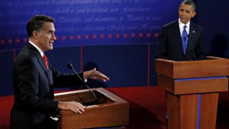 Barack Obama y Mitt Romney, en su primer debate electoral en la campaña para las elecciones presidenciales en EE.UU.