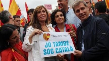 La líder del PPC Alicia Sánchez-Camacho durante la concentración contra la independencia en Plaça Catalunya