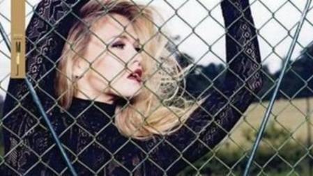 Bar Refaeli colgó hace unos meses esta foto en una red social, ahora se sabe que corresponde a la sesión de fotos para la edición masculina de GQ