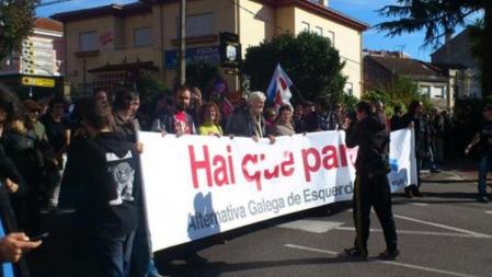Cabeza de comitiva de Anova en manifestación en Vigo. Hai que paralos!
