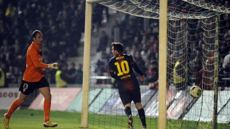 Lionel Messi reacciona después de marcar el primer gol del Barça ante el Córdoba