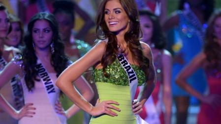 Miss Brazil, Gabriela Markus, desfila en la gala de Miss Universo 2012