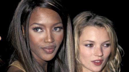 Unas jóvenes Naomi Campbell y Kate Moss.