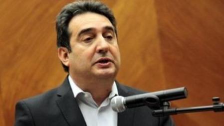 Manuel Bustos en el momento de anunciar su renuncia a la alcaldía de Sabadell