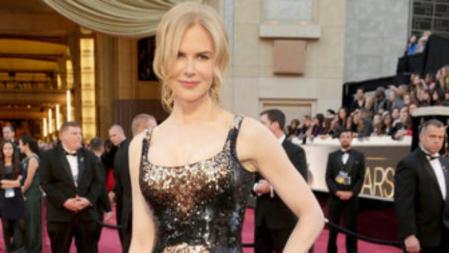 La actriz Nicole Kidman con un vestido de L'Wren Scott en la alfombra roja de los Oscar 2013