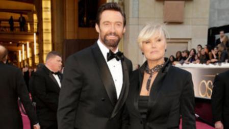 Hugh Jackman y Deborah Lee Furness llegan a la alfombra roja de los Oscar 2013