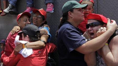 Seguidores de Chávez, desconsolados en Caracas.