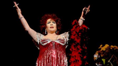 La actriz Sara Montiel participó en el año 2008 en el espectáculo especial de 'Cómeme el coco negro', de La Cubana, en el Coliseum