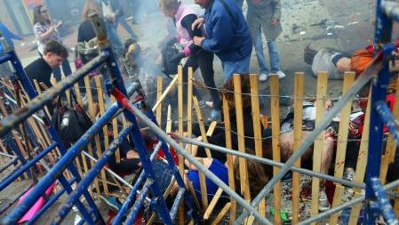Heridos entre los hierros de una valla en Boston