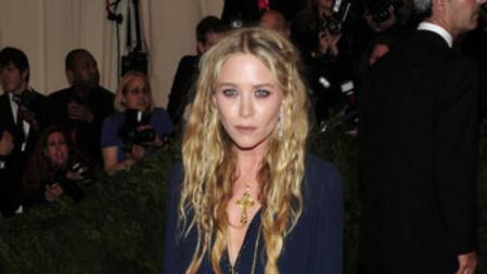 Mary-Kate Olsen en la alfombra roja del Instituto del Traje en el Museo Metropolitan de Nueva