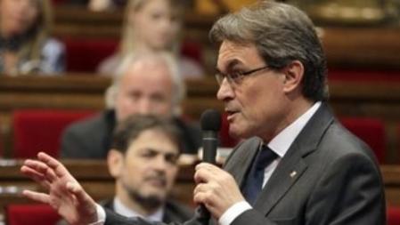 El presidente de la Generalitat, Artur Mas, durante una de sus intervenciones en la sesión de control al gobierno catalán en el Parlament