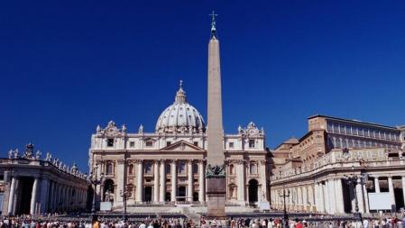 Fachada de la Basílica de San Pedro del Vaticano