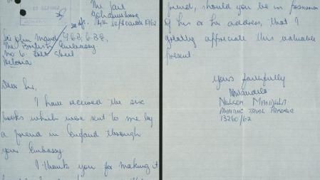 Carta de Nelson Mandela a la embajada británica en 1962, durante su encarcelamiento.