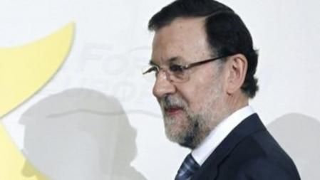 El presidente del Gobierno y del PP, Mariano Rajoy, a su llegada al desayuno informativo organizado por Nueva Economía Fórum en el que interviene el presidente de Baleares, José Ramón Bauzá y al que han asistido numerosos miembros del Gobierno.
