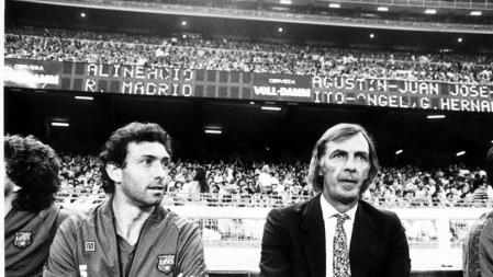 Menotti junto a Quini en el banquillo del Camp Nou