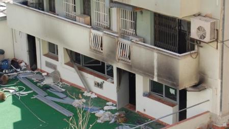 Último incendio en el antiguo gimnasio Aqua Go, en el centro de Badalona