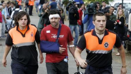 Uno de los heridos del accidente ferroviario de Santiago abandona el lugar por su propio pie