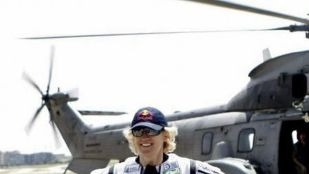 Archivo: Álvaro Bultó, con el traje de 'wingfly'.