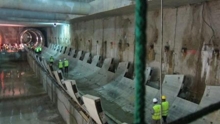 Imagen de la zona de la estación de la Plaça Major donde se encuentra la tuneladora.