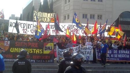 Imagen de varios grupos fascistas concentrados en Barcelona