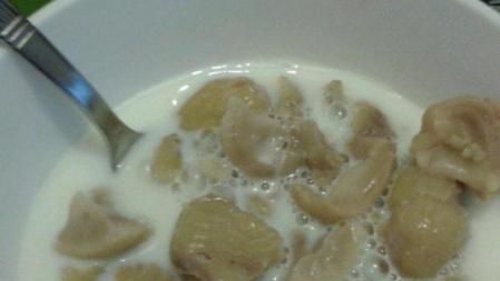 Buen tazon de leche con castañas