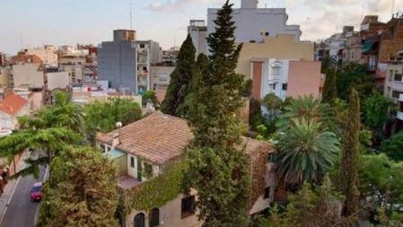 Vista aérea de la Torre Garcini, en el Guinardó, que el Ayuntamiento de Barcelona planea adquirir en especie a Núñez y Navarro