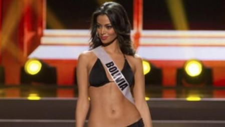 Fotografía facilitada por la organización del concurso de belleza de Miss Universo que muestra a Miss Bolivia Alexia Viruez, durante su participación en el desfile en traje de baño durante la competición preliminar del concurso de Miss Universo 2013