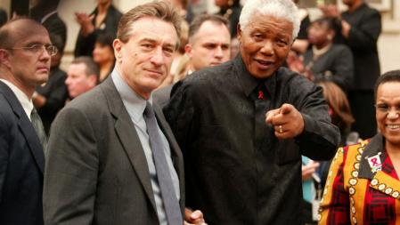 El actor Robert DeNiro junto a Nelson Mandela, en el festival de Tribeca