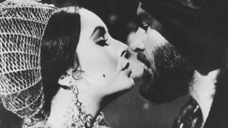 Elizabeth Taylor y Richard Burton, en marzo de 1967