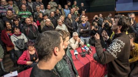 El Colectivo de Presos Políticos Vascos (EPPK) ha organizado hoy un acto en el Kafe Antzoki de Durango con etarras excarcelados a raíz de la derogación de la doctrina Parot