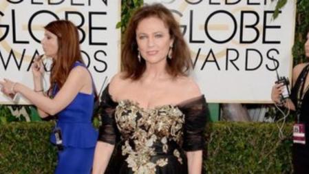 Jacqueline Bisset en la alfombra roja de los Globos de Oro
