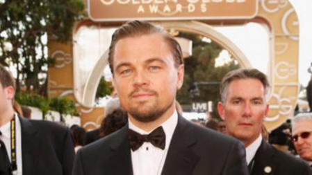 Leonardo DiCaprio en la alfombra roja de los Globos de Oro
