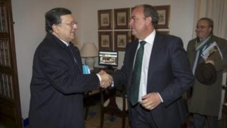 El presidente del Gobierno de Extremadura, José Antonio Monago, ha recibido en su despacho en Mérida al presidente de la Comisión Europea, José Manuel Durão Barroso.