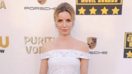 Annabelle Wallis en los Critics' Choice Movie Awards