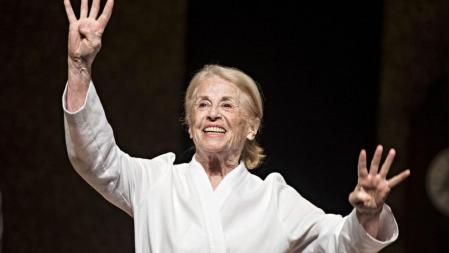 La actriz Montserrat Carulla en su despedida como profesional en el Teatro Romea. La última función en la que ha actuado ha sido 'La Iaia', dirigida por su hijo Roger