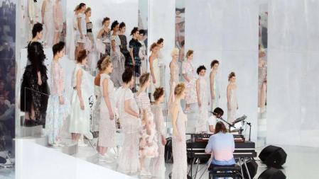 Chanel ha presentado sus propuestas para primavera-verano 2014 en la Alta Costura de París