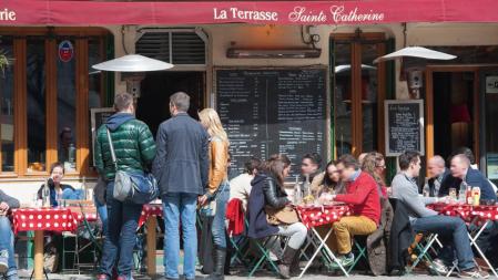 Terraza de un restaurante de París