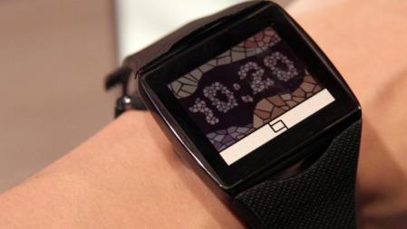 El 'smartwatch' de Qualcomm destaca por su pantalla Mirasol y su carga inalámbrica