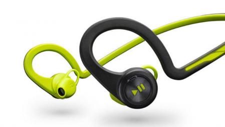 Los auriculares BackBeat Fit se conectan de forma inalámbrica con el teléfono