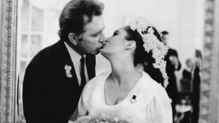 Elizabeht Taylor y Richard Burton contraen matrimonio por vez primera en Montreal en 1962