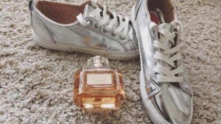 Las cuentas de Instagram de famosas y blogueras se llenas de deportivas, la nueva y cómoda tendencia en calzado