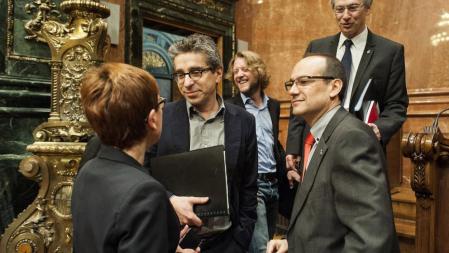 Imagen de varios miembros del grupo municipal del PSC en Barcelona en mayo de 2013. De izquierda a derecha: Carmen Andrés, Jordi Martí, David Escudé, Guillem Espriu y, al fondo, Gabriel Colomé