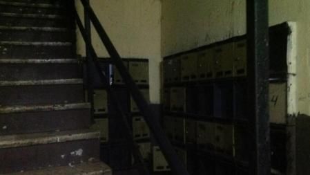 Buzones de uno de las porterías del bloque Venus de La Mina