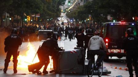 Disturbios en Barcelona por el desalojo de Can Vies