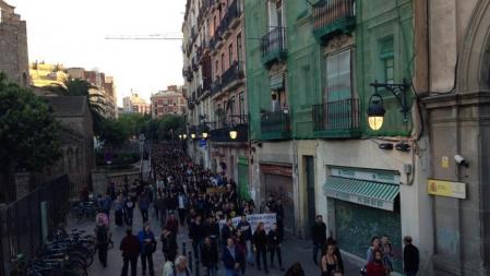 La manifestación llegando a la Rambla del Raval