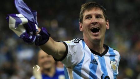 Lionel Messi celebra la victoria de Argentina ante Holanda