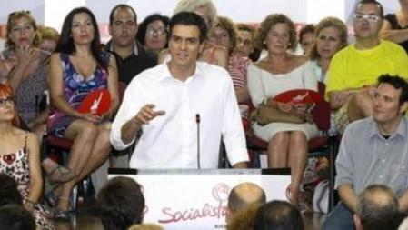 El candidato a la Secretaría General del PSOE Pedro Sánchez, durante su intervención en un encuentro con militantes y simpatizantes esta tarde en Alicante