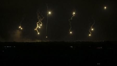 Los bombardeos sobre Gaza se suceden en la segunda noche de la operación terrestre perpetrada por Israel